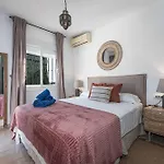 Descartes Villa