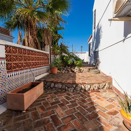 Descartes Villa *